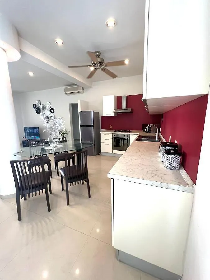 Espacioso Departamento A Unos Metros De Playa Mamitas Y De La Famosa 5Ta Av Playa del Carmen Mexico