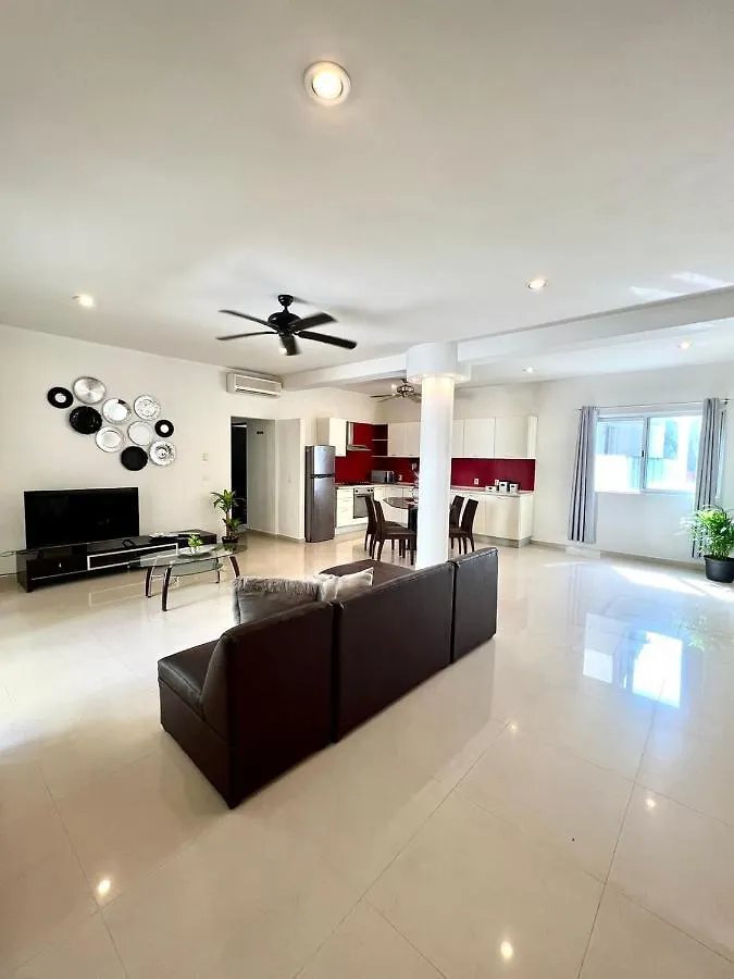 Espacioso Departamento A Unos Metros De Playa Mamitas Y De La Famosa 5Ta Av Playa del Carmen